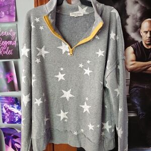 Grayson Threads Gray Star Print Top